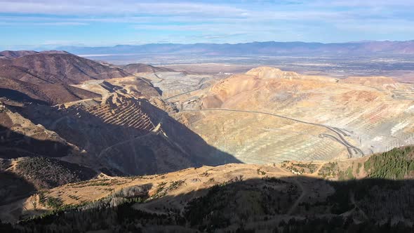 Aerial view of the Bingham Canyon mine in Utah alt