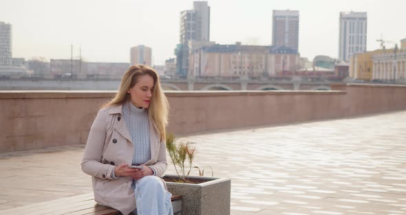 35 Years Old Woman Receives the Message and is Insanely Upset She Lowers Her Head and Wraps Her Arms