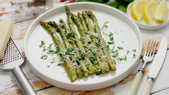 Roasted Asparagus with Parmesan Cheese and Parsley alt