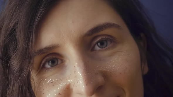 Portrait Woman Closeup alt