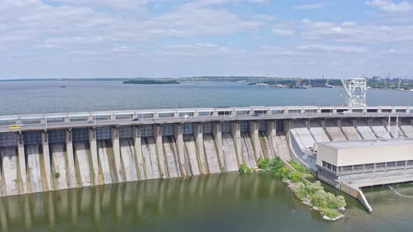Beautiful Nature Near the River. Dnieper Hydroelectric Power Station in Zaporozhye alt