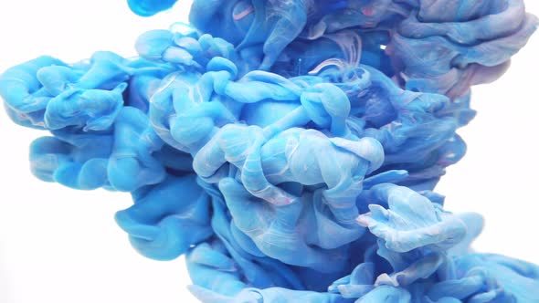 Blue Paint in Mix Water Cloud alt