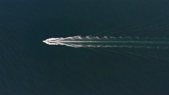 Ships Wake Top View alt