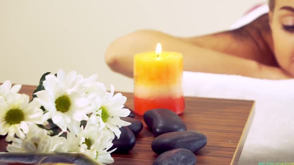 Hot Stone Massage Treatment By Therapist in Spa alt
