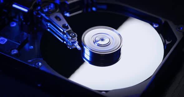 Hard disk drive HDD is working alt