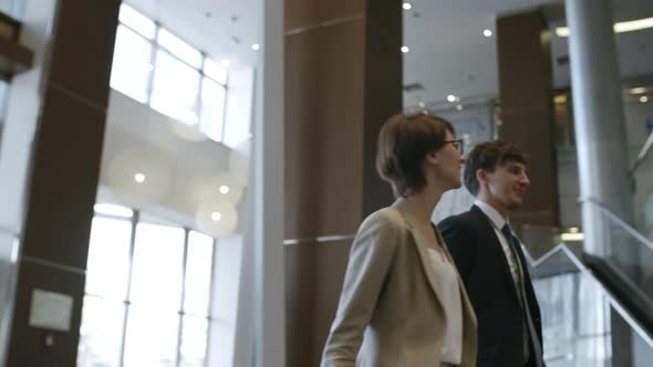 Business People Arriving at Hotel alt