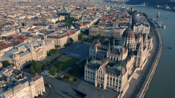 Parliament of Hungary in Budapest alt