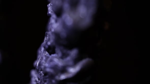 Closer and horizontal view from the small iron statue with longer rotary movement. alt