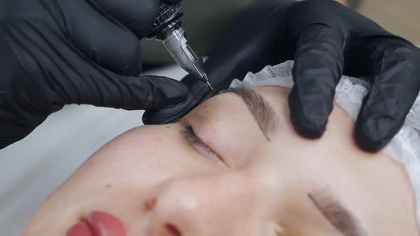 Microblading Procedure alt