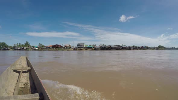 Boat ride on the Mekong River in the 4,000 islands near Don Det in Laos alt