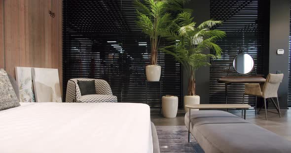 Elegant and Simple Bedroom With a King Sized Bed. Minimalist bedroom. alt