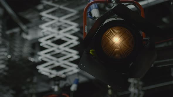 Studio space with ceiling lights 32 alt