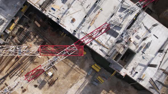 Cranes Builders On The Construction Site alt