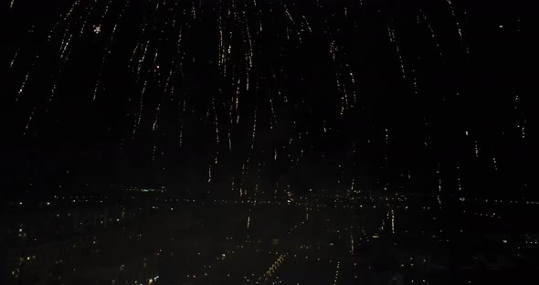 Salute In A Residential Area Of The City   alt