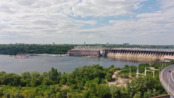 Beautiful Nature Near the River. Dnieper Hydroelectric Power Station in Zaporozhye alt
