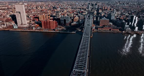 Traffic Across Williamsburg Bridge alt