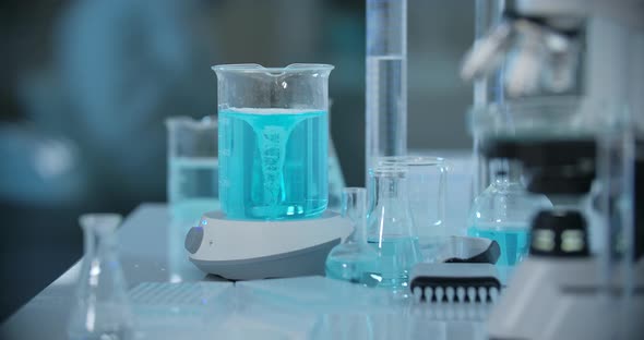 Working With Liquid Stirrer alt