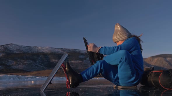 The Child Train on Ice Speed Skating alt