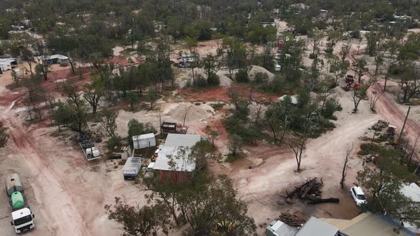 A high view showing the mining sites plotted around the small opal mining town of Lightning Ridge alt