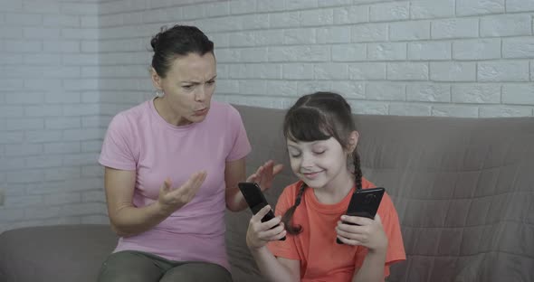 Digital Addiction in Childhood alt