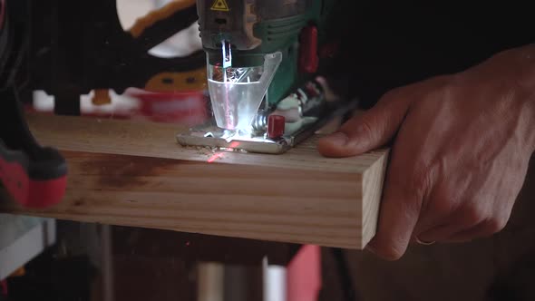 WOODWORKING - JIGSAW alt