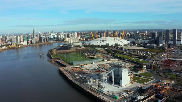 Aerial Panoramic View of the Canary Wharf Business District in London alt