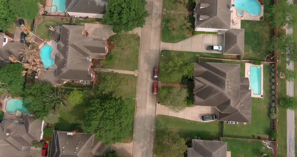 Aerial view of affluent homes in Houston, Texas alt