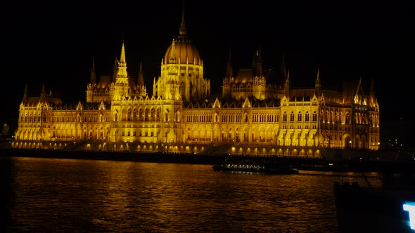 Stunning illuminated Buda castle at night. Royal historic palaces in Budapest Hungary. alt