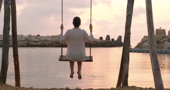 Free Happiness on Swing alt