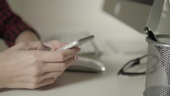 Use Smartphone In Office alt