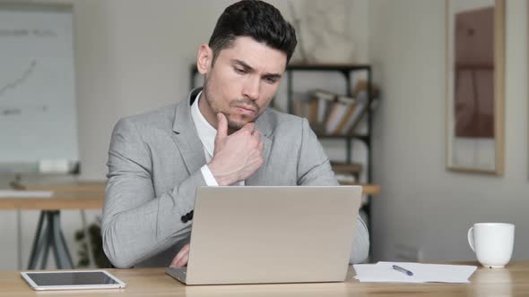 Businessman Busy Working in Office alt