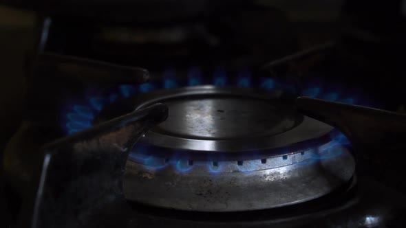 Light A Gas Cooker Manually During Camera Moving