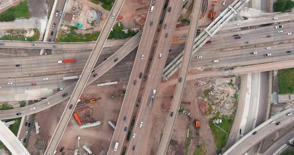 Birds eye view of traffic on 610 and 59 South freeway in Houston, Texas alt