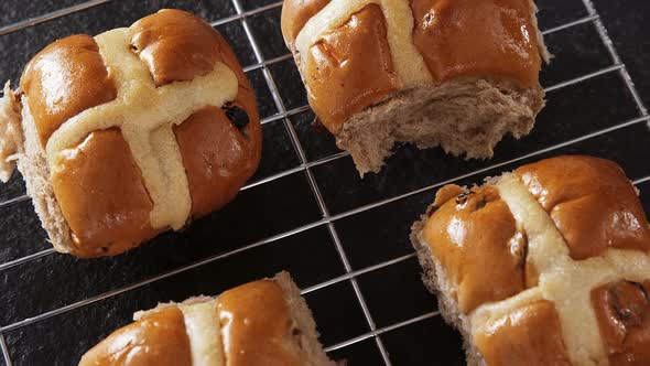 Hot cross bun on baking tray alt