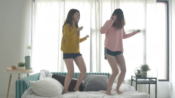 Young Teen Lesbian Video
