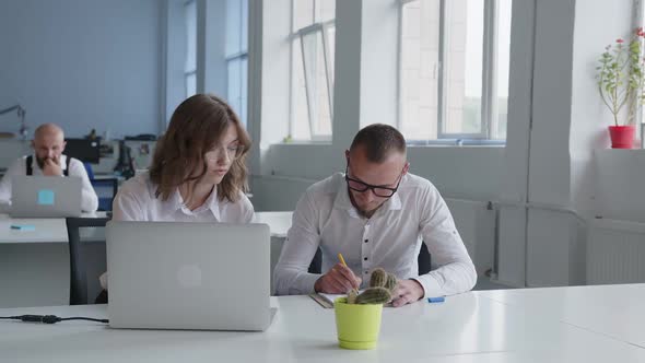 Girl Shows How to Do Some Work on the Computer Ho Her Employee alt