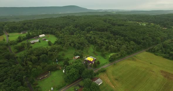 Orbiting aerial views of an eccentric’s collection of giant American roadside attractions and odditi alt