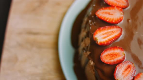 Chocolate Cake with Cacao Buttercream and Strawberries alt
