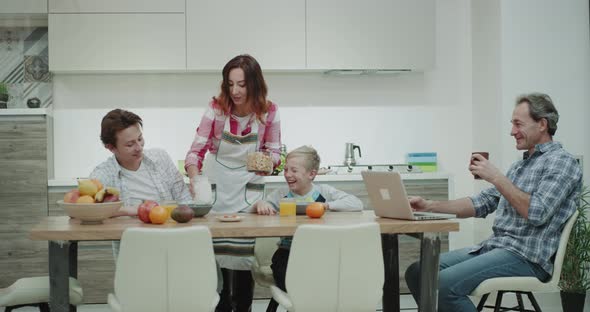 Beautiful Mature Family in the Morning Have a alt