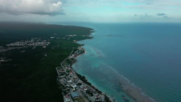 Landing in Mexican caribe beach alt