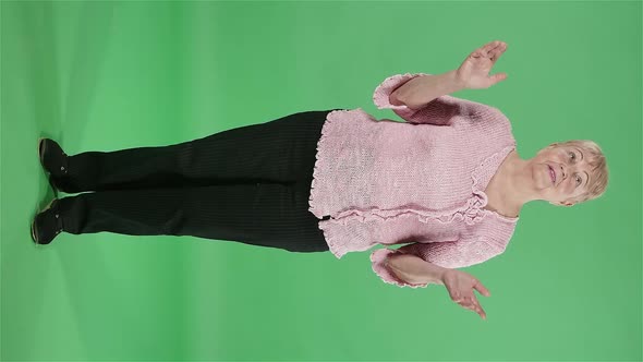 Portrait Elderly Woman Listens Closely and Waves His Head with Sympathy alt