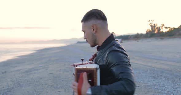 Man with accordion  alt