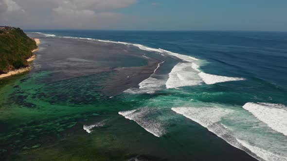 Flight Overlooking the Wonderful Power of the Indian Ocean and the Formation of the Rip Current alt