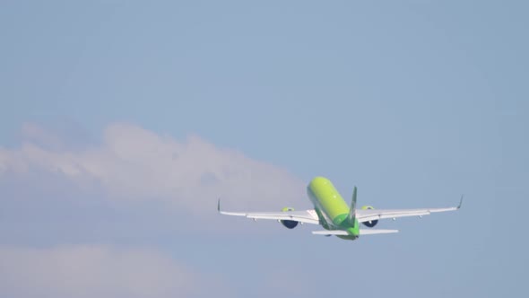 Rear View Airplane Take Off alt