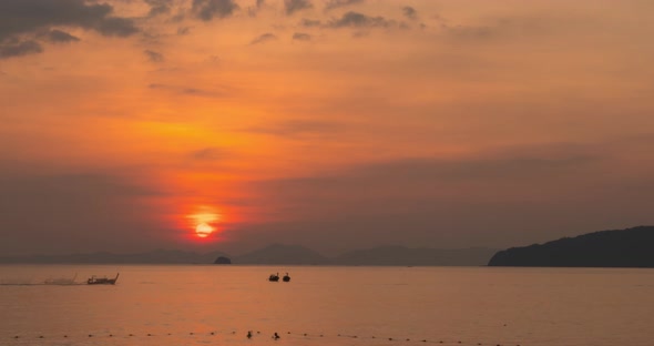 Time-lapse of Light Rays Over the Sea or Ocean at Sunset. Hot Summer Weather at Tropical. Panoramic alt