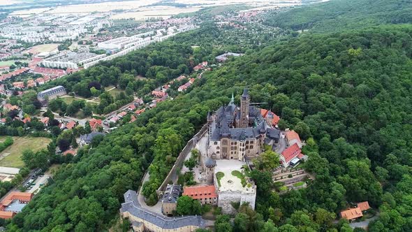 Aerial view of famous Vernigerode Castle alt
