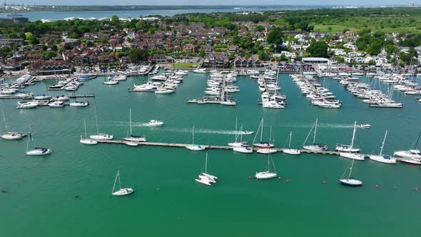 The River Hamble and Marina in the Summer with Yachts and Boats on the Water alt