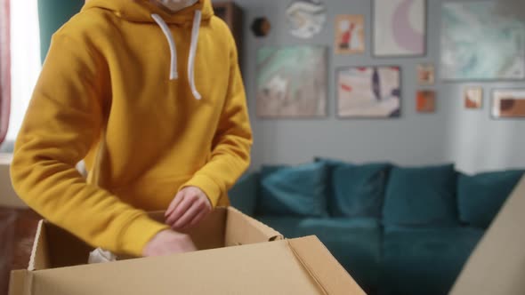 Customer Paying for Delivery Using NFC Technology with Phone and Credit Card Contactless Payment alt