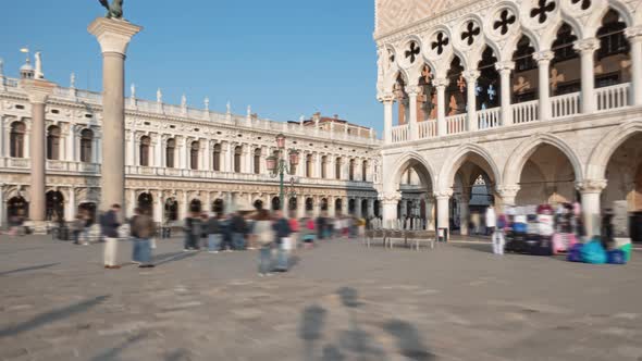 POV Hyperlapse in Venice St Mark's Square alt