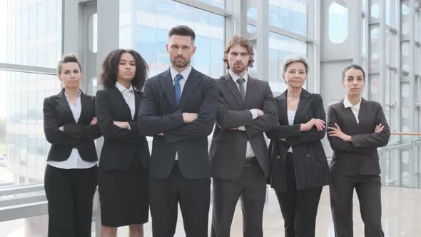 Group of business people alt